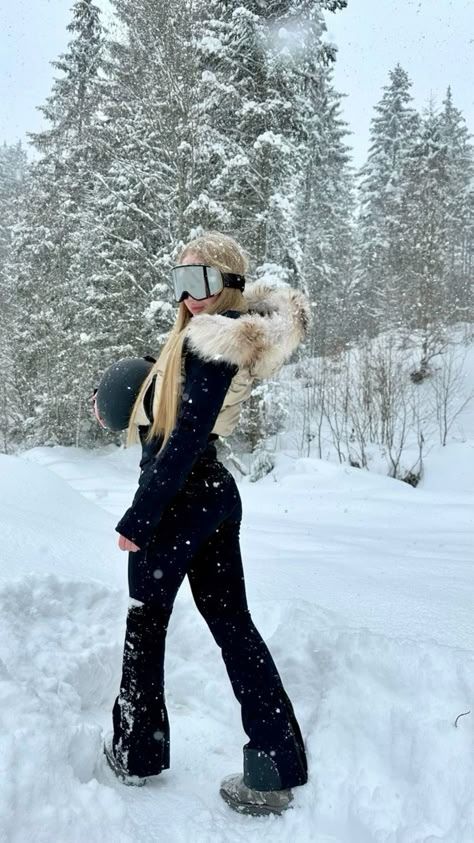 Europe Winter Fashion, Ski Outfits For Women, Winter Inspo Outfits, Snow Outfits For Women, Ski Fits, Ski Trip Outfit, Ski Outfit, Snow Trip, Ski Girl