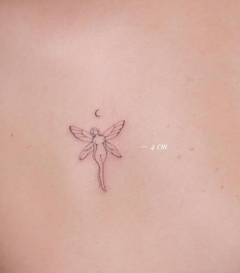 Little tattoos of the Chiara’s back 🧚💫 • • • • #tattoo #tattoos #tattooideas #smalltattoo #smalltattoosforgirls #smalltattooideas #littletattoo #tinytattoo #minitattoo #minimaltattoo #finelinetattoo #finelinetattooartist #singleneedletattoo #milanotattoo Small Fairy Tattoo, Faerie Tattoo, Small Fairy Tattoos, Delicate Tattoos For Women, Hippie Tattoo, Chic Tattoo, Single Needle Tattoo, Fairy Tattoo Designs, Petite Tattoos