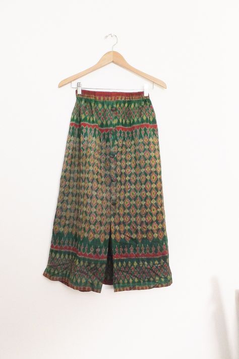 Straight Skirt Outfits, Ikat Skirt, Long Straight Skirt, Small Skirt, Muted Red, Kurta Pyjama, Century Clothing, Langer Rock, Skirt Midi