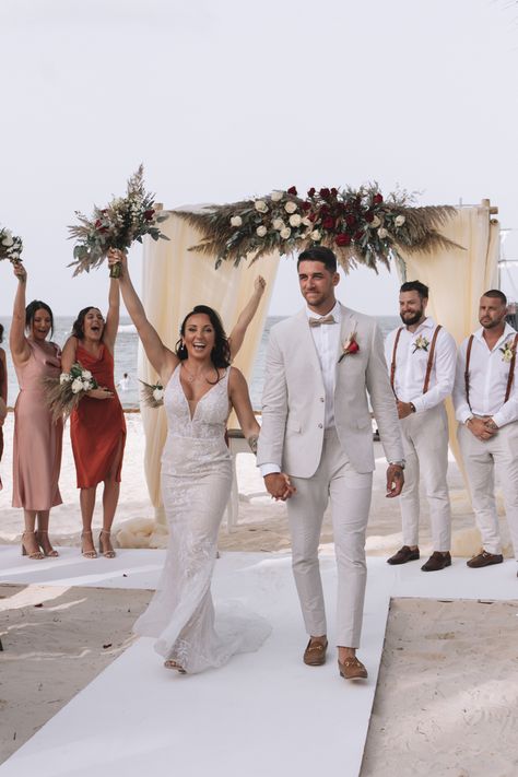 Beach Wedding Clothes For Groom, Beach Wedding Linen Men Groom Attire, Tropical Beach Wedding Groom Attire, Groomsmen Suits Beach Wedding, Bali Wedding Groomsmen, Hawaiian Wedding Groom Attire, Bali Groomsmen Attire, Sand Tuxedo Wedding, Beach Wedding Bride And Groom Attire