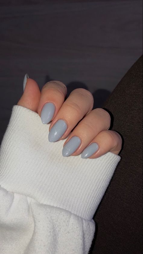 Nails Ideas For Winter Simple, Basic January Nails, Acrylic Nails January 2024, Basic Winter Nails Simple, Jan 2024 Nails, Winter Round Nails, Solid Color Nails Winter, January Nails 2024 Trends, January Nail Inspo 2024