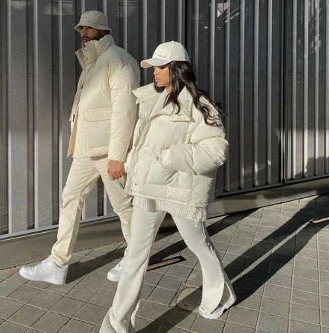 Streetwear Couple, Puffer Jacket Outfit, Couple Matching Outfits, Couple Fits, Couples Outfit, Cute Couple Outfits, Stylish Couple, Matching Couple Outfits, Couple Matching