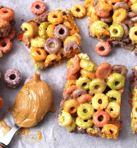 NO BAKE CEREAL BARS - Cook with Kushi Fruit Loops Recipes, Fruit Loop Rice Krispie Treats, Rice Krispie Treats Peanut Butter, Sweet Treats Healthy, No Bake Cereal Bars, Kids Friendly Recipes, Peanut Butter Cereal Bars, Froot Loop, Halloween Candies