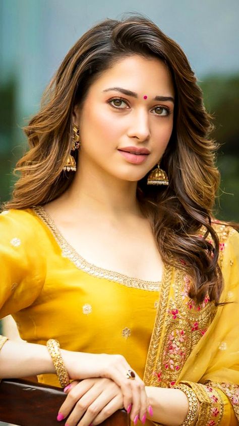 Tammanah In Sarees, Tamana Bhatiya Bold, Tamanna Hd Images, Tamannaah Saree, Celebrities Outfits, Saree Black, Bridal Sarees South Indian, Tamanna Bhatia, Actress Pics