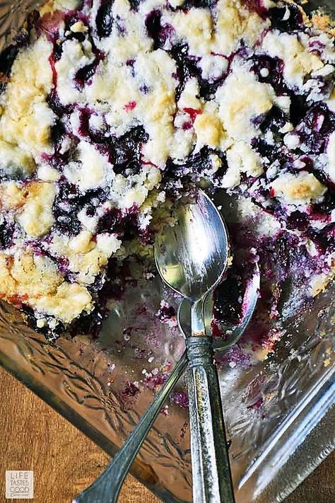 Blueberry Dump Cake, Cakes From Scratch, Blueberry Dump Cake Recipes, Blueberry Desserts Recipes, Cake Blueberry, Dump Recipes, Blueberry Dump Cakes, Buckwheat Cake, Blueberry Breakfast Cake