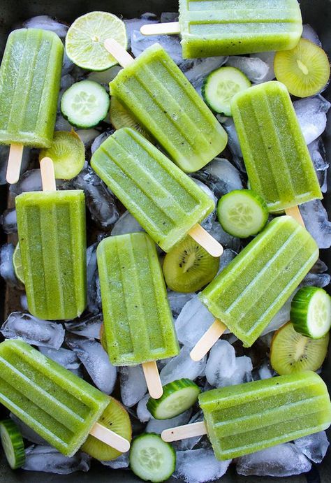 Sweet and tangy Cucumber Lime Mint Paletas - the perfect frozen treat to enjoy on a hot summers day! Paleo, Vegan, Low FODMAP, and AIP friendly Cucumber Popsicles, Lemon Popsicles, Sugar Free Popsicles, Veggie Desserts, Granita Recipes, Frozen Cocktail, Lemon Cucumber, Fruit Popsicles, Candida Diet