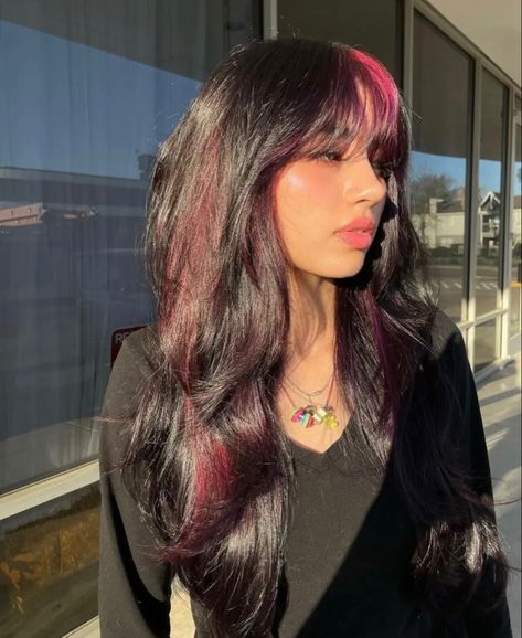 Pink And Purple Peekaboo Highlights, Purple Peekaboo Highlights, Haircut Ideas Brown Hair, Long Layered Haircut, Ideas Haircut, Peekaboo Highlights, Pink Hair Dye, Hair Color Underneath, Peekaboo Hair