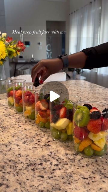 159K views · 14K likes | BLACK FOODIE FINDER ® on Instagram: "Let’s snack prep! Quick & easy snack prep for the week! 🍓🍍🍊🍇🍎🫙⁣ ⁣ This is your reminder to eat more fruit. 😋⁣ ⁣ (via @mrs.jenkinss__ )⁣ ⁣ ⁣ #BlackFoodieFinder⁣ ⁣ —————————————————————⁣ 𝗙𝗼𝗹𝗹𝗼𝘄 @𝗯𝗹𝗮𝗰𝗸𝗳𝗼𝗼𝗱𝗶𝗲𝗳𝗶𝗻𝗱𝗲𝗿 & 𝗱𝗼𝘄𝗻𝗹𝗼𝗮𝗱 𝗼𝘂𝗿 𝗮𝗽𝗽 𝗳𝗼𝗿 𝗯𝗹𝗮𝗰𝗸 𝗲𝗮𝘁𝗲𝗿𝘆, 𝗰𝗵𝗲𝗳𝘀, 𝗿𝗲𝗰𝗶𝗽𝗲𝘀 & 𝗺𝗼𝗿𝗲. ⁣#𝗕𝗙𝗙📍⁣ —————————————————————⁣ 𝘍𝘰𝘳 𝘧𝘦𝘢𝘵𝘶𝘳𝘦𝘥 𝘴𝘶𝘣𝘮𝘪𝘴𝘴𝘪𝘰𝘯𝘴 & 𝘭𝘪𝘴𝘵𝘪𝘯𝘨, 𝘱𝘭𝘦𝘢𝘴𝘦 𝘴𝘦𝘦 𝘰𝘶𝘳 𝘸𝘦𝘣𝘴𝘪𝘵𝘦.⁣ ===============================⁣ 𝘍𝘪𝘯𝘥 𝘤𝘩𝘦𝘧𝘴 𝘧𝘰𝘳 𝘩𝘪𝘳𝘦 𝘢𝘵 𝘽𝙡𝙖𝙘𝙠𝘾𝙝𝙚𝙛.𝙘𝙤𝙢⁣ ===============================⁣ ⁣ ⁣ ⁣ ⁣ ⁣ ⁣ ⁣ ⁣ ⁣ ⁣ (#blackfoodie #blackfoodies #everybodyeats #fruit #mealprep #healthy #foodie #foodporn #asmrfoo Meal Prep Fruit Bowls, Black Meal Prep, Meal Prep Fruit For The Week, Fruit Meal Prep Ideas, Football Fruit Tray Ideas, Prep Fruit For The Week, Fruit Prep For The Week, Table Snacks For Party, Snack Prep For The Week