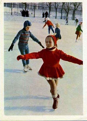 Vintage Ice Skating, Ice Rink, Sports Day, Foto Vintage, Vintage Winter, Winter Wonder, Winter Fun, Vintage Magazine, The Good Old Days