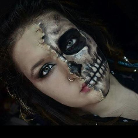 Zombie Transformation, Halloween Face Paint Scary, Cool Skeleton Makeup, Skeleton Makeup Ideas, Easy Skeleton Makeup, Skeleton Makeup Tutorial, Half Skull Makeup, Halloween Skeleton Makeup, Skull Makeup Tutorial