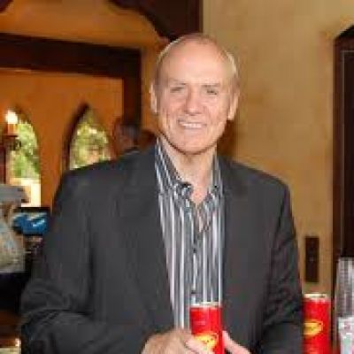 Alan Dale Alan Dale, New Zealand Country, Ugly Betty, America Ferrera, Disc Jockey, Past Relationships, Tv Actors, New Relationships, Television Show