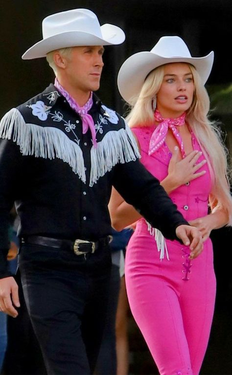 Barbie And Ken Costume, Barbie E Ken, Barbie Y Ken, Kostum Halloween, Barbie Halloween, Райан Гослинг, Barbie Sets, Barbie Costume, Black Cowboy