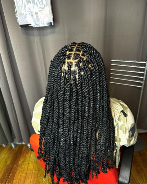 Traditional twist w/cuban twist weave💅 #hairstylist #naturalhairstyles #lighthair #fyp #fyp #simplestyle #boxbraids #trenzas #tranzasafricanas #kinkytwists Small Cuban Twist, Cuban Twists, Cuban Twist, Twist Weave, Light Hair, Twist Hairstyles, Box Braids, Pretty Hairstyles, Simple Style