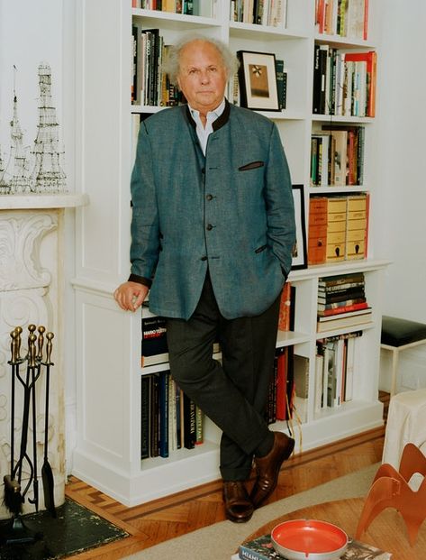 Graydon Carter on the Way forward for Magazines and the Pleasure of Canoeing Check more at https://buzz.treeptips.com/2021/10/15/graydon-carter-on-the-way-forward-for-magazines-and-the-pleasure-of-canoeing/ Old Town Canoe, Graydon Carter, Love Magazine, The Americans, Canoeing, Do Better, Vanity Fair, Book Publishing, The Future