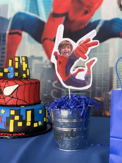 Spider-man Table Centerpieces, Spiderman Birthday Centerpieces, Spiderman Centerpieces Diy, Spiderman Party Centerpieces, Spiderman Centerpiece Ideas Diy, Spidey Centerpieces, Spiderman Table Decorations, Spiderman Decorations Birthdays, Spiderman Centerpiece Ideas