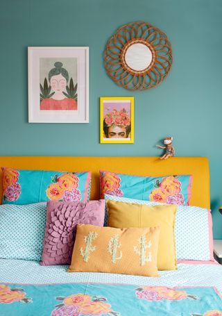 Teal bedroom ideas: 12 dazzling designs using this green and blue hue Yellow And Teal Bedroom Ideas, Teal And Gold Bedroom Ideas, Teal Kids Bedroom, Teal Bedroom Color Schemes, Teal Girls Bedroom, Teal And Yellow Bedroom, Teal Bedroom Designs, Teal Bedroom Walls, Teal And Gray Bedroom