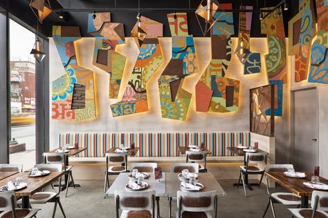 Dhamaka Fun Restaurants In Nyc, Tiered Seating, Timber Ceiling, Japanese Minimalism, Chinese Design, Restaurant New York, Cafe Interior Design, Restaurant Interior Design, French Art Deco