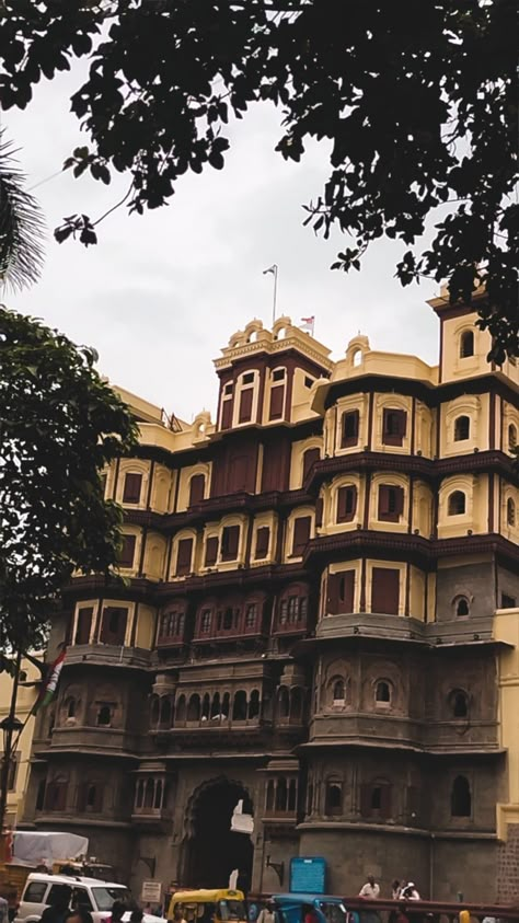 Rajwada Palace Indore, Indore Aesthetic, Indore Snap, Rajwada Indore, Anuv Jain, Gym Wallpaper, Easy Crafts To Sell, Travel Pictures Poses, Video Shoot