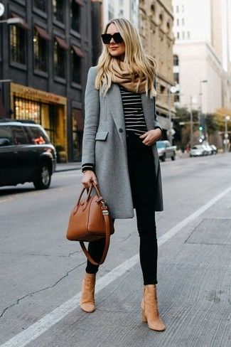 How To Wear Beige Suede Ankle Boots With Black Skinny Jeans (28 looks & outfits) | Women's Fashion | Lookastic.com Rainy Office Day Outfit, Rainy Day Business Casual, Rainy Day Outfits For Women, Rainy Work Outfit, Rainy Day Office Outfit, Winter Fashion Outfits For Work, Cold Rainy Day Outfit Casual, Rainy Day Work Outfit, Rainy Day Outfit For Work Office