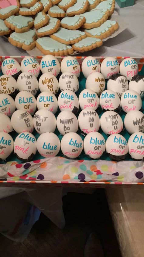 Gender reveal Party Ideas! Fill the recycled eggs with blue or pink confetti and have the entire family reveal with you! Disney Gender Reveal, Easter Gender Reveal, Gender Reveal Party Ideas, Reveal Party Ideas, Gender Reveal Party Games, Gender Reveal Ideas, Gender Reveal Decorations, Baby Gender Reveal Party, Pink Confetti