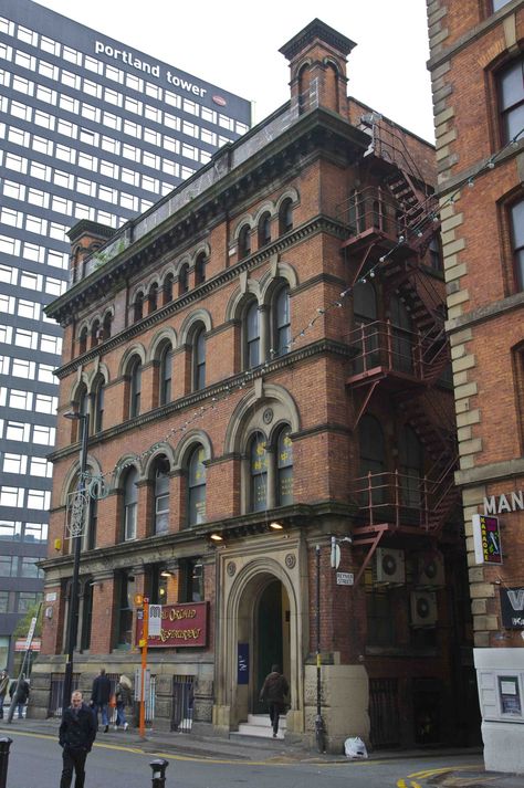 Victorian Manchester, Manchester Aesthetic, Victorian Entrance, Manchester Architecture, Interesting Architecture, Manchester City Centre, Architecture People, Capacity Building, Manchester England