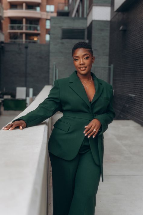 Dark green suit with belt black African American woman short hair style Womens Green Pant Suit, Dark Green Pant Suit Women, Hunter Green Suit For Women, Green Pantsuit Outfit, Hunter Green Monochromatic Outfit, Green Office Wear Women, Green Outfits For Women Party, Green Pants Suit Women, Black Women Suit Outfits