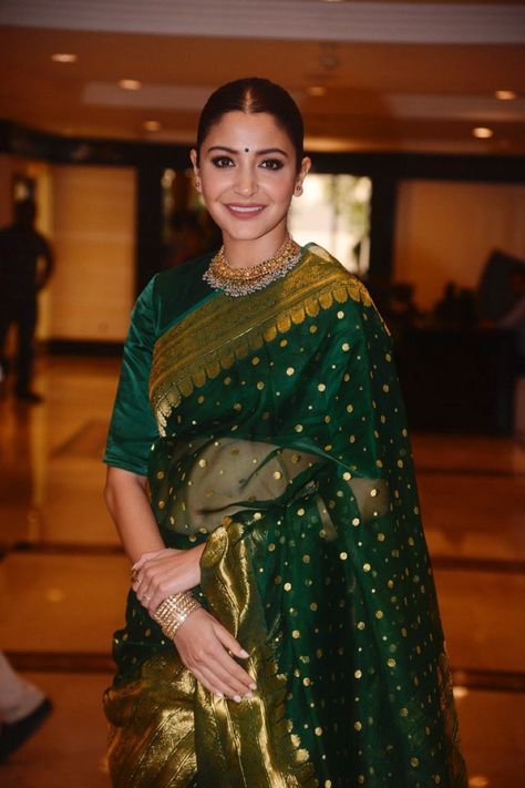 Anushka Sharma Style, Anushka Sharma Saree, Bottle Green Saree, Banarsi Saree, Chanderi Silk Saree, Designer Silk Sarees, Saree Designs Party Wear, Green Saree, Saree Trends