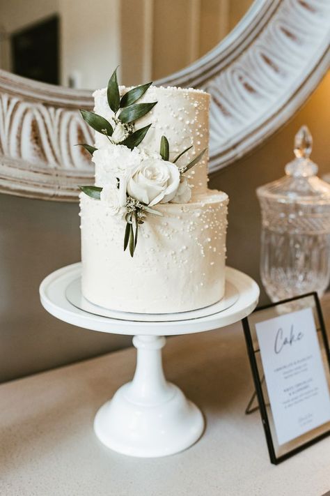 2 Tier Wedding Cakes, Cream Wedding Cakes, Wedding Cake Pearls, Pearl Cake, Dream Wedding Cake, Engagement Cakes, Simple Wedding Cake, White Wedding Cake, Elegant Wedding Cakes