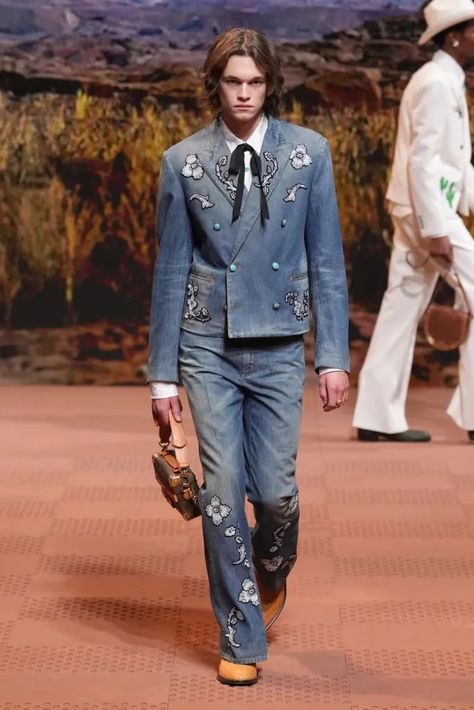 Louis Vuitton Menswear Fall 2024 Paris - Fashionably Male Louis Vuitton Menswear, Fall Winter 2024, Winter 2024, Fall 2024, 2024 Collection, Louis Vuitton, Paris