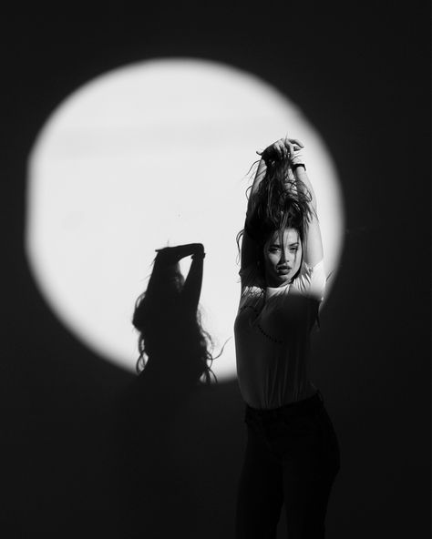 📷: @alejandropineirobello Shadow Play Photography, Fierce Photoshoot, Play Photography, Female Aesthetic, Shadow Play, Shoot Film, Just Girl Things, White Aesthetic, Photoshoot Poses