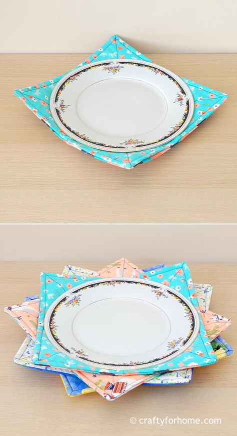 Microwave Dinner Plate Cozy: Easy Tutorial | Crafty For Home Plate Cozy Pattern Free Sewing, Sewing Bowl Cozies, Sew Kitchen Projects, Diy Plate Holder, Microwave Cozies Pattern, Diy Microwave Bowl Holder, Quilted Kitchen Projects, Hot Pad Sewing Pattern, Diy Bowl Cozy