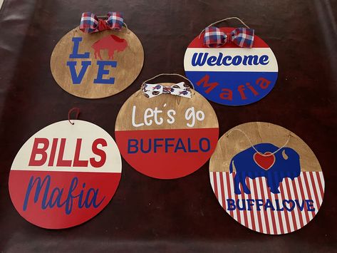 Buffalo Bills Decorations Diy, Buffalo Bills Cricut Projects, Buffalo Bills Sign, Buffalo Bills Signs Diy, Buffalo Bills Door Hanger, Buffalo Bills Crafts, Cricut Presents, Buffalo Bills Stuff, Sports Crafts