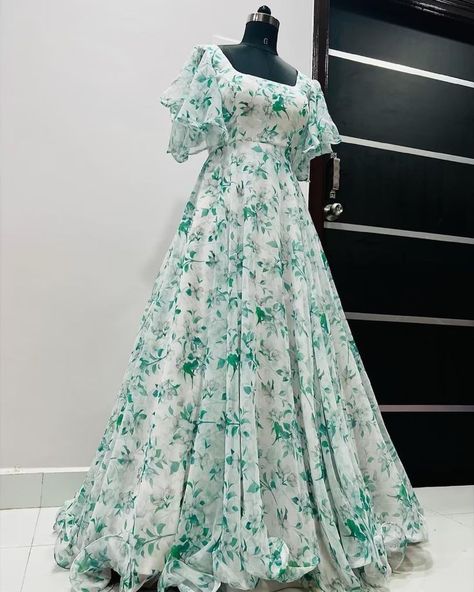 Long Frock Models, Frock Designs For Women, Frock Models, Floral Print Gowns, Frocks And Gowns, Simple Frock Design, Georgette Gown, Long Frock Designs, Gown Party Wear