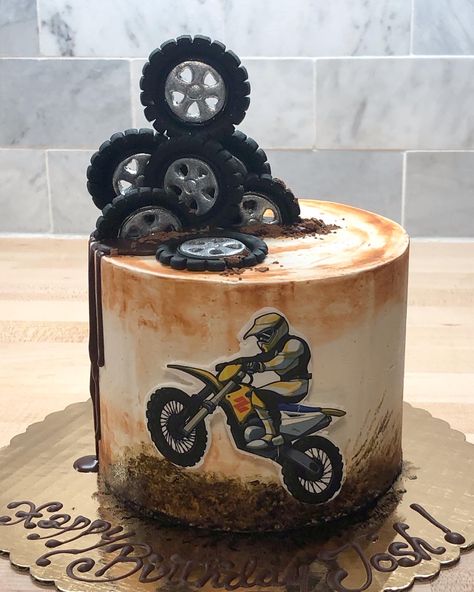 Bike Theme Cake For Men, Motorbike Cake For Men, Motorcycle Birthday Cakes For Men, Motorcycle Theme Cake, Motorcycle Cake For Men, Quad Bike Cake, Birthday Cake Motorcycle, Bike Theme Cake, Dirt Bike Birthday Cake