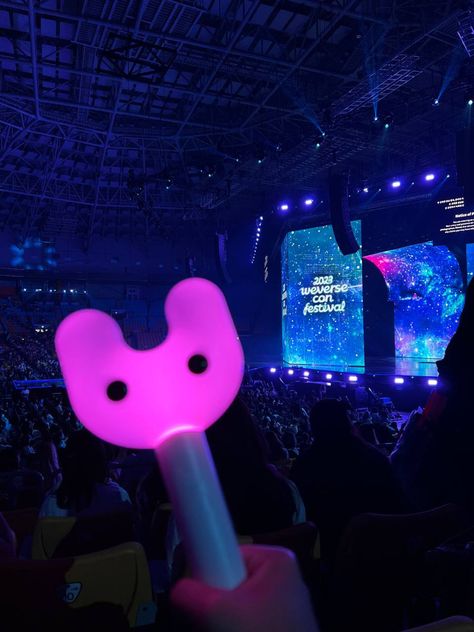 New Jeans Concert Photos, New Jeans Lightstick Aesthetic, Newjeans Lightstick Aesthetic, New Jeans Light Stick, New Jeans Concert, New Jeans Lightstick, New Jeans Merch, Newjeans Concert, Kpop Concert Aesthetic