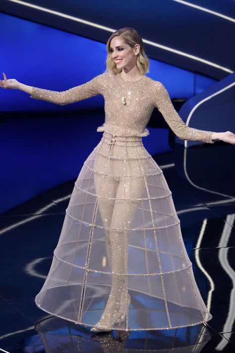 In a transparent tulle hoop skirt evocative of a cage, Chiara Ferragni shined wearing a Dior Couture jumpsuit with embellished topaz diamantes designed by Maria Grazia Chiuri to show the duality of women who are simultaneously free yet restricted. Couture Jumpsuit, Dior 2023, Cage Dress, Embellished Jumpsuit, Big Dresses, Hoop Skirt, Moda Outfit, Maria Grazia Chiuri, Maria Grazia