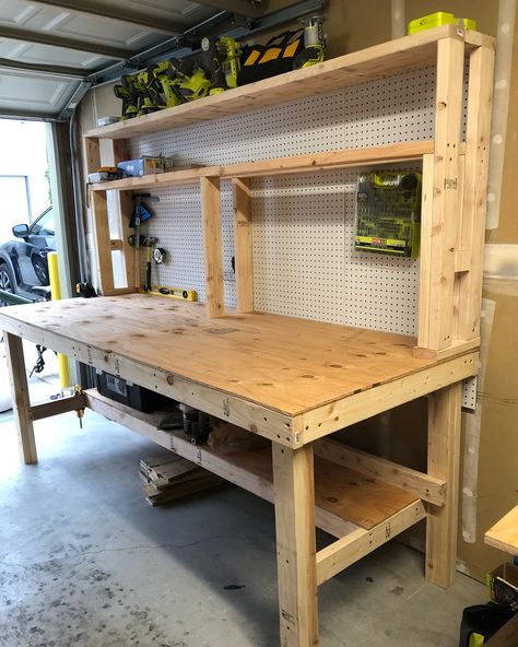 Work bench woodwork Woodworking Plans Workbench, Garage Workbench Plans, Building A Workbench, Workbench Designs, Workbench Plans Diy, Woodworking Bench Plans, Tool Storage Diy, Diy Workbench, Garage Work Bench