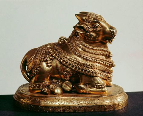 Nandi. Nandhi Bagavan Images, Shri Ganesh Images, Indian Handicrafts, Shiva Parvati, Shiva Parvati Images, Cement Art, Statue Art, Shri Ganesh, Lord Murugan