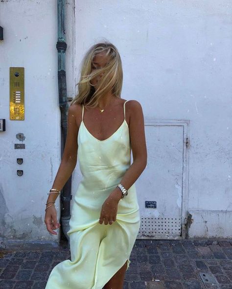 @lexiisimon Sheer Slip Dress, Mode Inspo, Inspiration Mode, Mode Vintage, Looks Style, Mode Inspiration, Fashion Street, Simple Dresses, Look Fashion