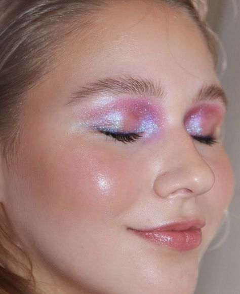 Colorful Hoco Makeup, Sugar Plum Fairy Makeup Looks, Fairy Halloween Costumes Makeup, Pink Goddess Makeup, Barbie Inspired Costume, Pink Iridescent Makeup, Fairy Glam Makeup, Purple Iridescent Makeup, Barbie Mermaid Costume