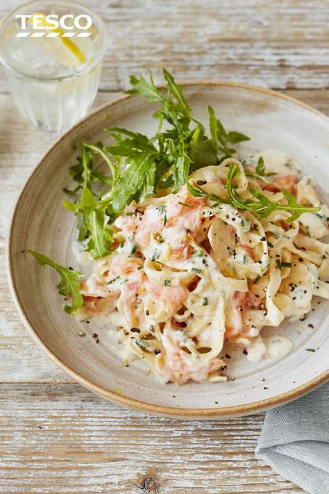 Salmon Tagliatelle Recipes, Salmon Recipes Simple, Lemon Tagliatelle, Tagliatelle Recipes, Healthy Pancakes Oatmeal, Smoked Salmon Pasta Recipes, Salmon Tagliatelle, Salmon Pasta Recipe, Pasta Salmon