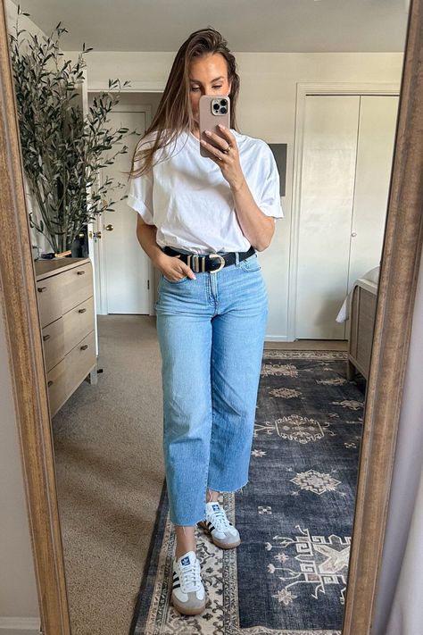 Looking for a simple and casual yet cute look? I’ve got you covered! This white tee shirt and jeans outfit is my go-to spring uniform. All you need to do is pair a timeless oversized white tee with high-waisted flare jeans, and comfy sneakers. Add a classic belt for a unique touch and that’s it! Follow me for more everyday outfit ideas. Angela Lanter. Everyday Look: White Shirt And Jeans Outfit Tee Shirt And Jeans Outfit, White Shirt And Jeans Outfit, Shirt And Jeans Outfit, White Tshirt And Jeans, Spring Uniform, White Tees Outfit, Angela Lanter, Straight Leg Jeans Outfits, High Wasted Jeans