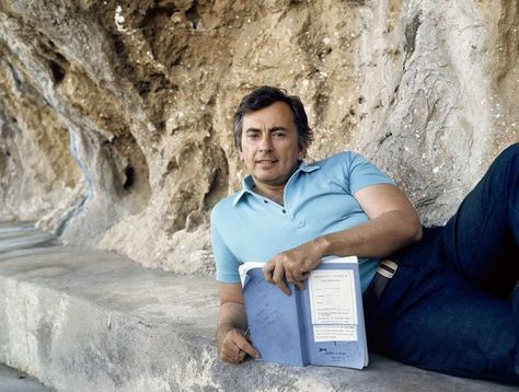 Gore Vidal in Ravello.  "It is a wonderful place from which to observe the end of the world.”.  © Stathis Orphanos. Ravello Italy, Gore Vidal, Star Of The Week, The End Of The World, Person Of Interest, Book Writer, A Gentleman, History Photos, First Novel