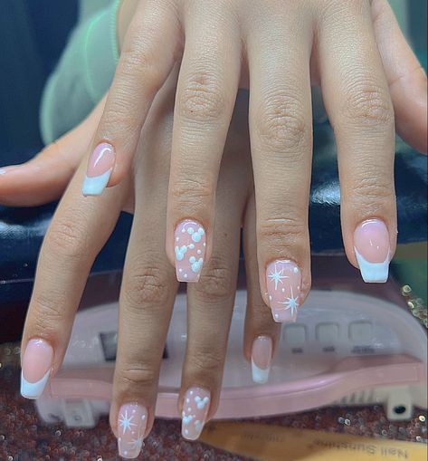 Medium Disney Nails, Bridal Disney Nails, Cute Nails Acrylic Disney, Disney French Tip Nails Almond, Short Acrylic Disney Nails, Cute Mickey Nails, Disney Style Nails, Disney Coffin Acrylic Nails, Nail Ideas For Disneyland