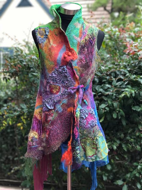 Tovad Ull, Felted Flowers, Wearable Art Clothing, Mah Jongg, Felt Fashion, Felt Scarf, Wet Felting Projects, So Cal, Fairy Clothes