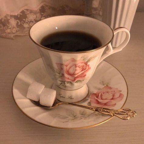 Ciel Black Butler, Romantic Academia, Siluete Umane, Think Food, Princess Aesthetic, A Cup Of Tea, Croquettes, A Cup Of Coffee, Coraline