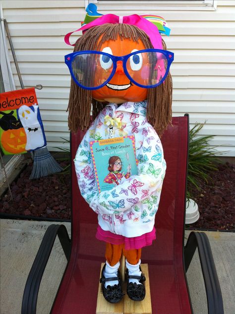 Junie B. Jones for a pumpkin "favorite book character" contest. Book Character Scarecrow Ideas, Junie B Jones Costume, Book Character Pumpkins, Story Book Pumpkin, Reading Fair, Scarecrow Ideas, Thanksgiving Coloring Sheets, Pumpkins Ideas, Junie B Jones