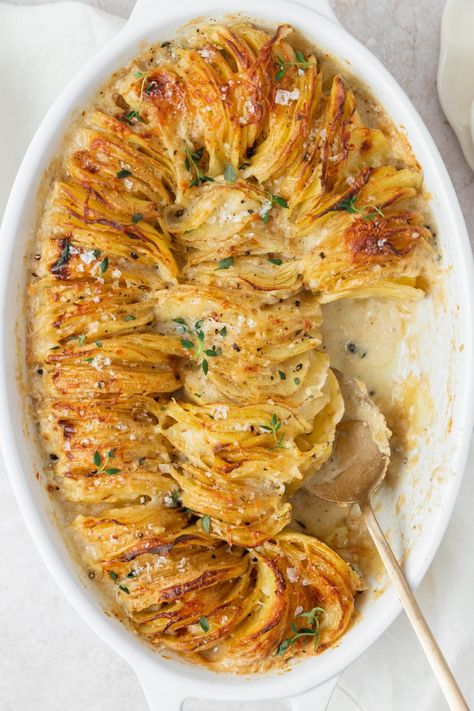 These creamy scalloped potatoes have a rich, cheesy sauce and nice crispy edges. They're the perfect side dish for any holiday meal or paired with a perfectly cooked sous vide steak! Best Scalloped Potatoes, Steak Dinner Sides, Steak Sides, Creamy Scalloped Potatoes, Butter Mashed Potatoes, Sous Vide Steak, Creamy Potatoes, Steak Side Dishes, Scalloped Potato Recipes