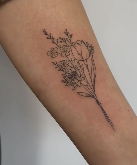 tattoo by @andyoutattoo on instagram Small Flower Bunch Tattoo, Flower Bunch Tattoo, Minimalistic Bouquet, Floral Bouquet Tattoo, Bouquet Tattoo, Flower Bunch, Tattoo Small, Dainty Tattoos, Bunch Of Flowers