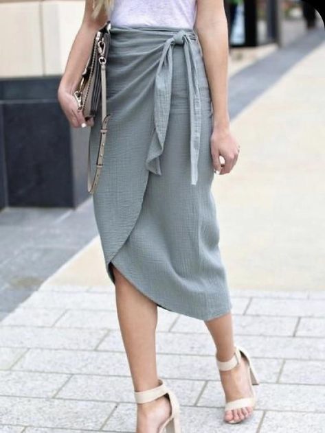 https://www.reddit.com/r/sewingpatterns/comments/k7du5c/can_someone_help_me_find_a_pattern_for_this/ Wrap Around Skirt Outfit, Cotton Wrap Skirt, Wrap Skirt Pattern, Simple Summer Style, Midi Wrap Skirt, Wrap Skirts, Myanmar Dress, Trendy Skirts, Wrap Around Skirt